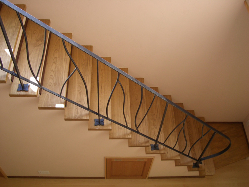 ロートアイアン階段手摺NALT015の施工です。ボタニカルでナチュラルデザイン　2階から