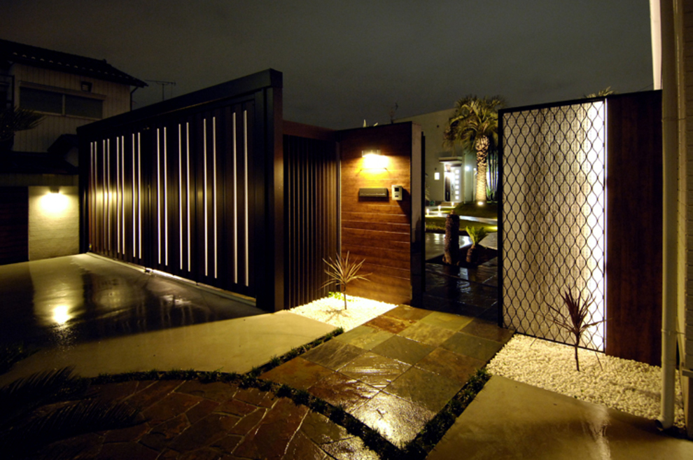 アイアン・スクリーンの夜の施工例写真